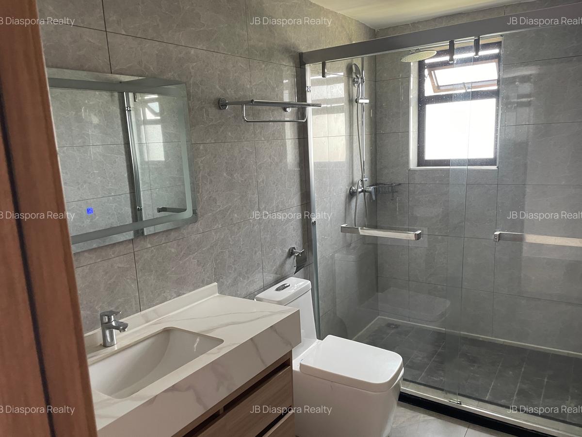 3 Bed Apartment with En Suite in Riverside - 10
