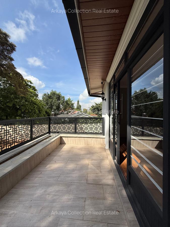5 Bed House with En Suite in Runda - 12