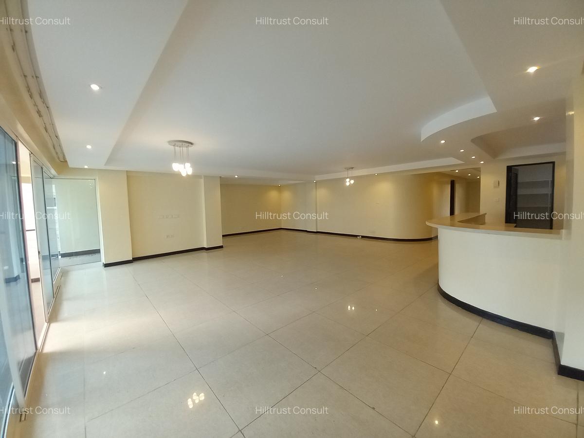 Serviced 3 Bed Apartment with En Suite in Riverside - 13