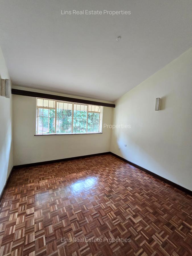 4 Bed Townhouse with En Suite in Spring Valley - 18