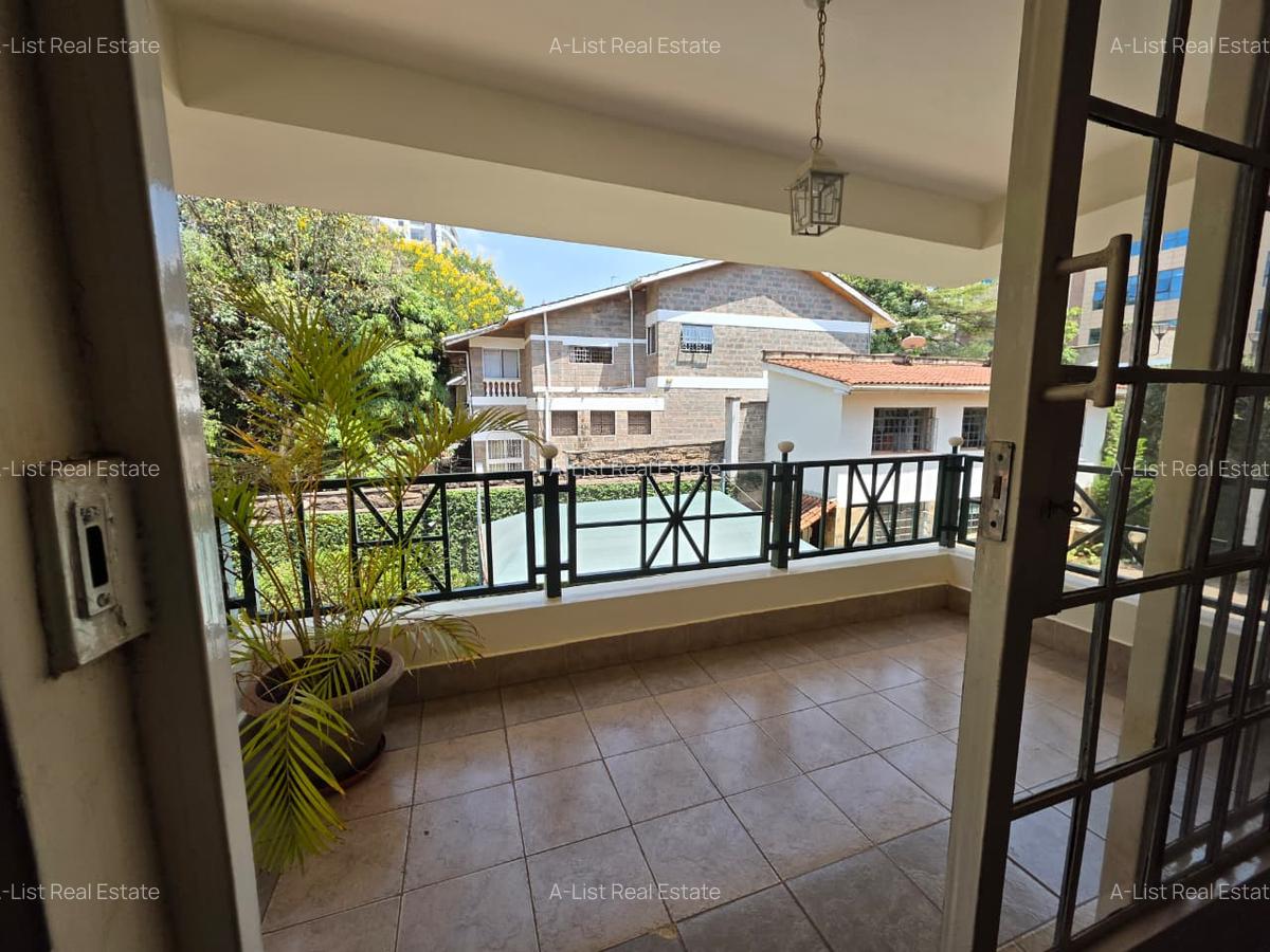 1 Bed Apartment with En Suite at Riverside Drive - 12