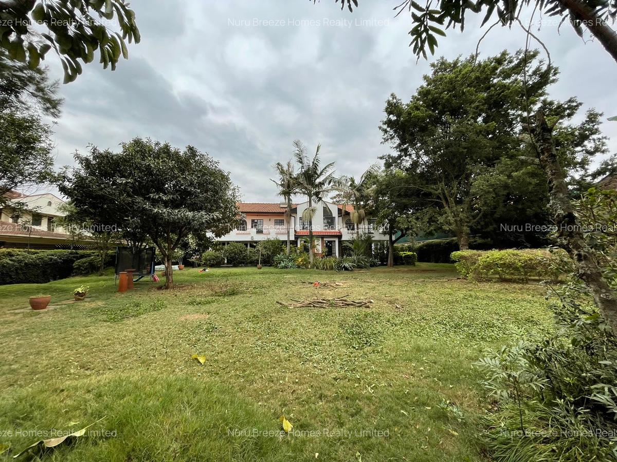 5 Bed House with En Suite in Runda - 4