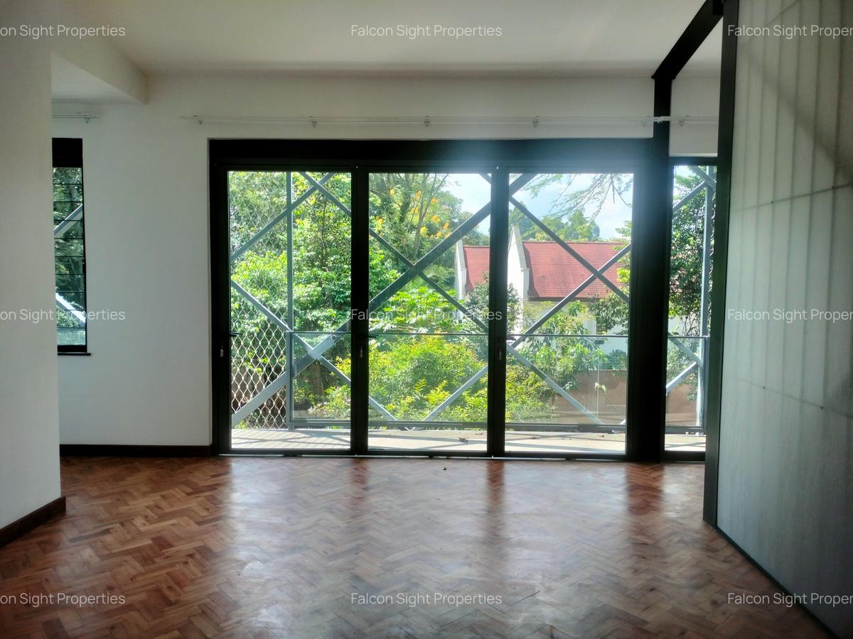 4 Bed Townhouse with Garden at Easy Access To Peponi Road And Few Minutes Drive To Gigiri Un Headquarters - 20