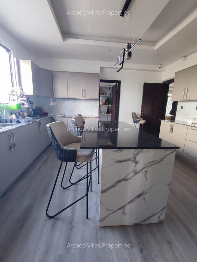 5 Bed Apartment with En Suite in Parklands - 3