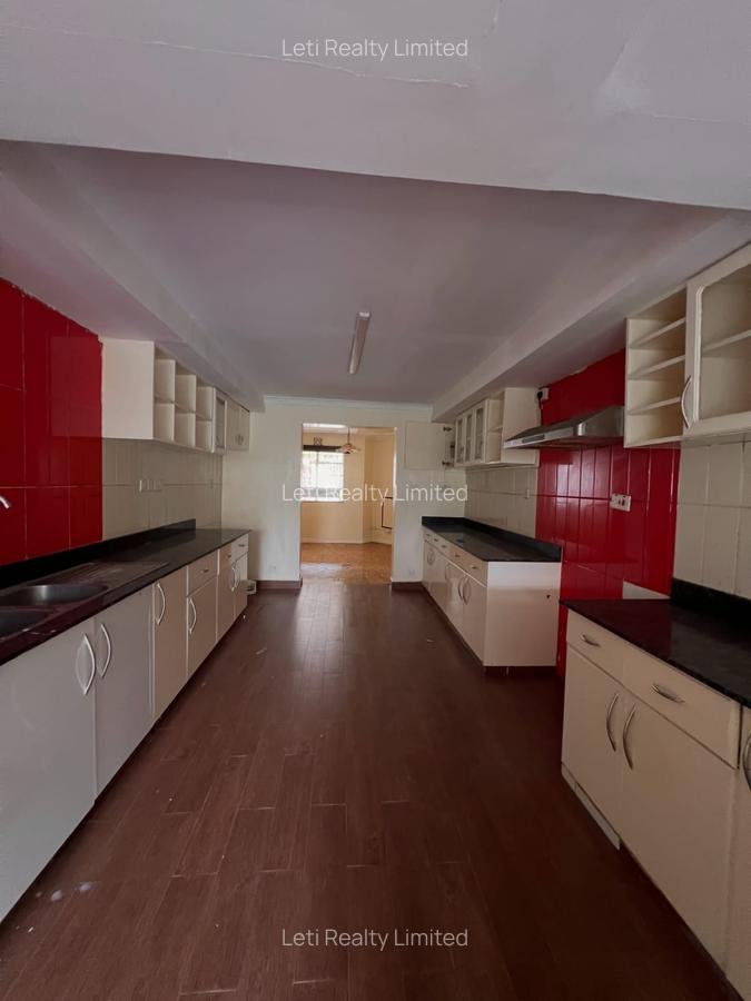 4 Bed Townhouse with En Suite in Lavington - 5