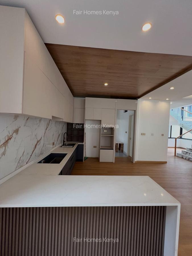 5 Bed Townhouse with En Suite at Lavington Green - 4