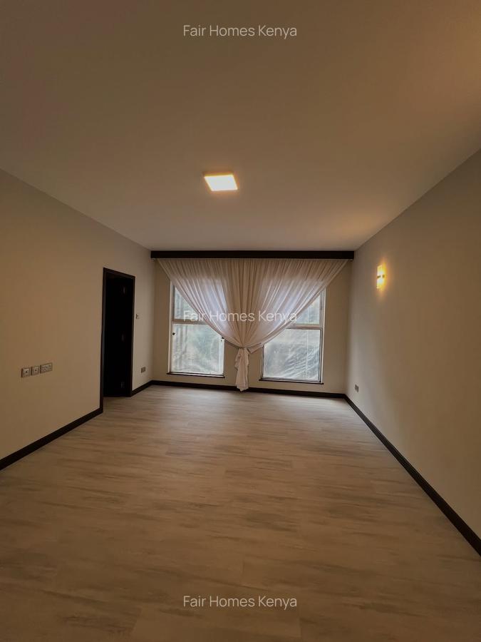 3 Bed Apartment with En Suite at Riverside Drive - 3