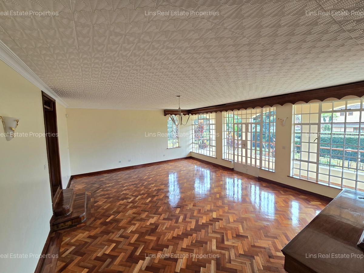 5 Bed House with En Suite in Runda - 3