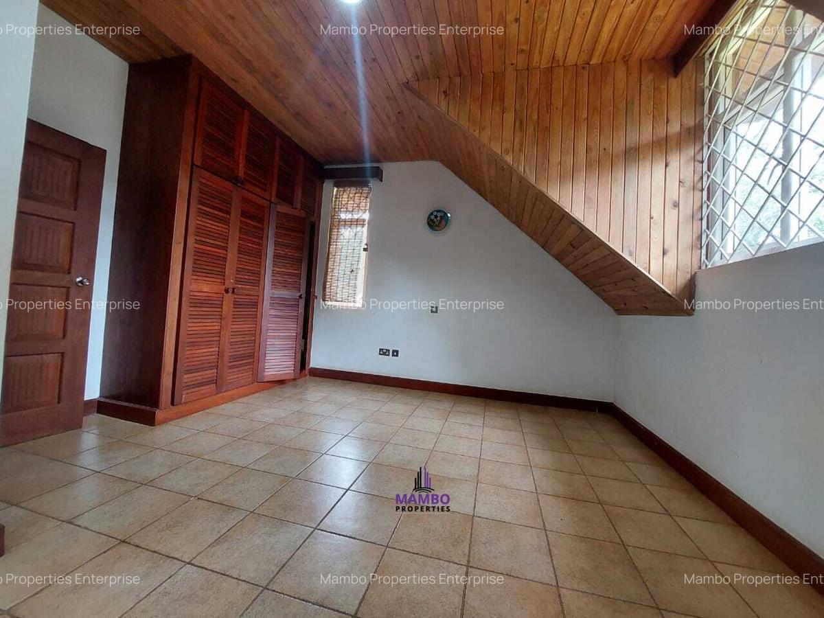 5 Bed Villa with En Suite at Lone Tree - 11