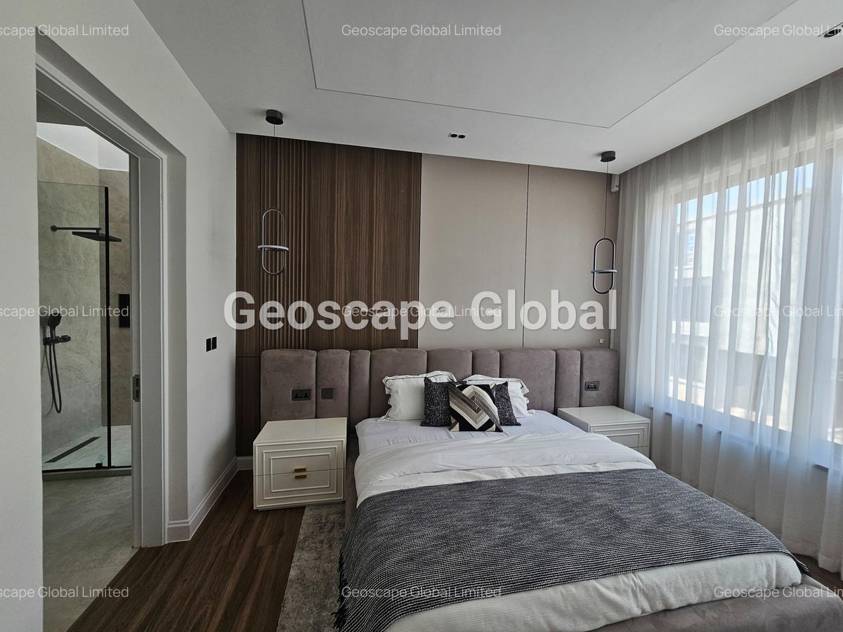 5 Bed House with En Suite in Runda - 18
