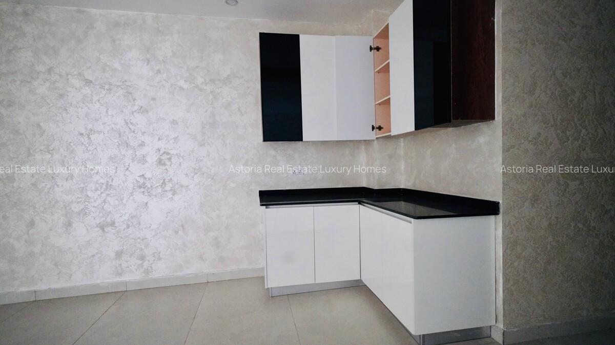 4 Bed Apartment with En Suite at 2026-510 - 19