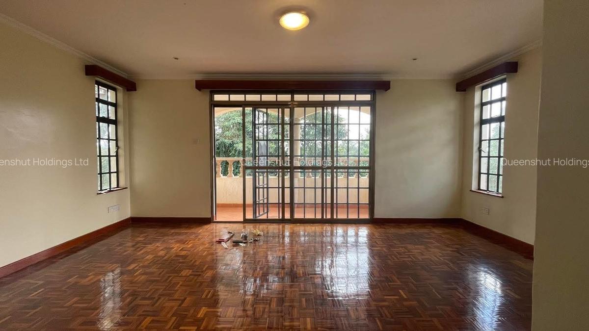 5 Bed Townhouse with En Suite in Rosslyn - 9