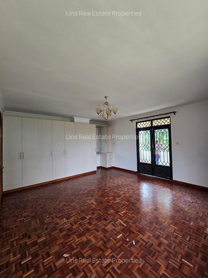 5 Bed House with En Suite in Runda - 4