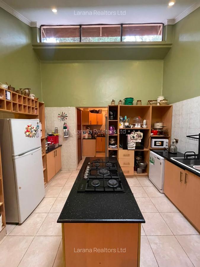 4 Bed Townhouse with En Suite at Maji Mazuri Rd - 4