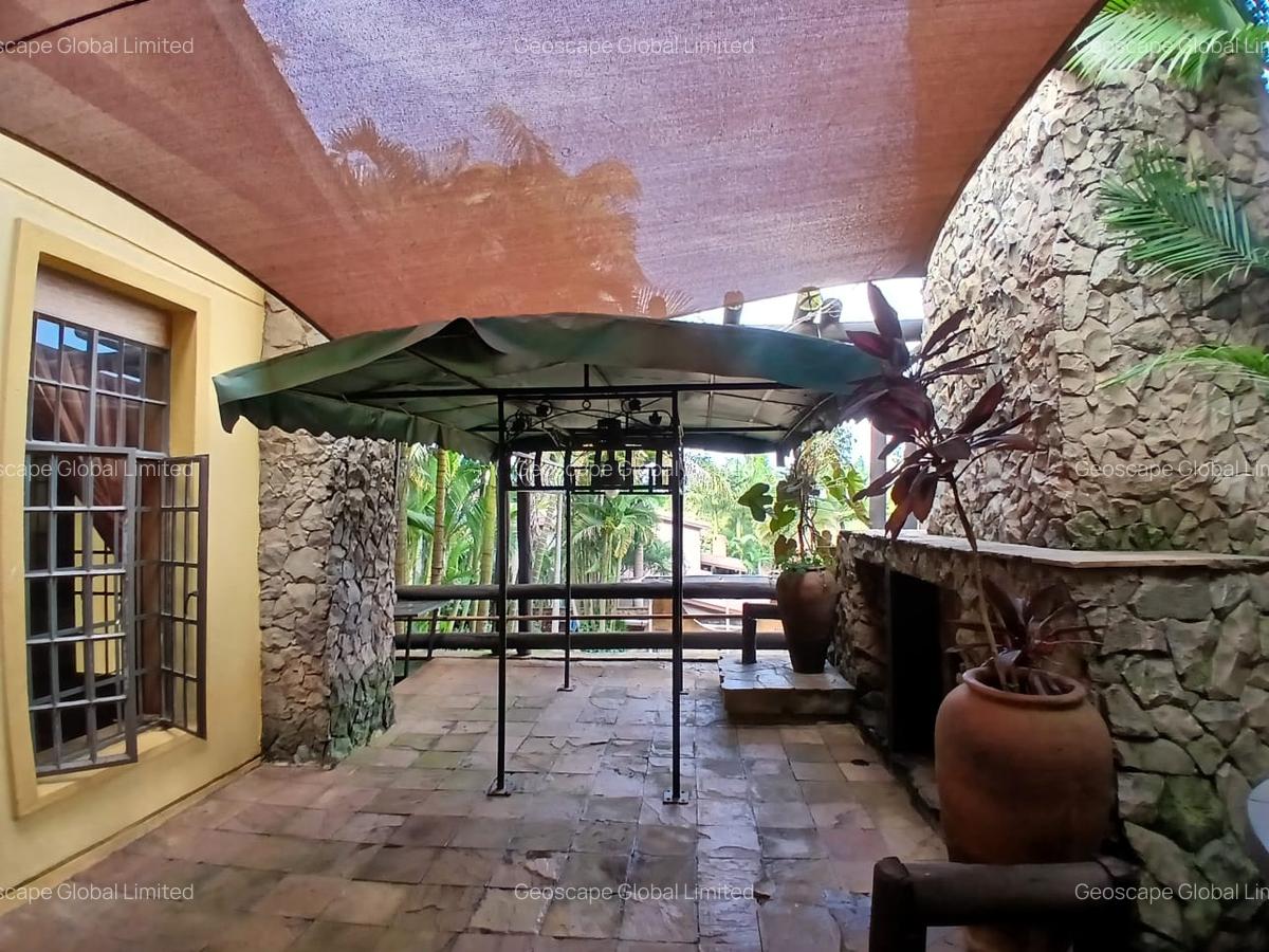 5 Bed House with En Suite in Runda - 13