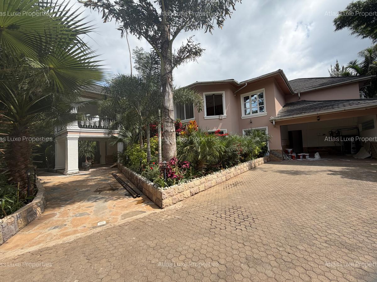 6 Bed House with En Suite at Old Runda - 1