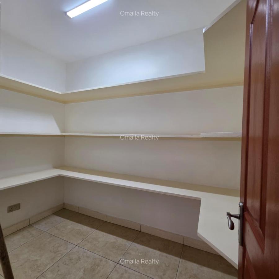 4 Bed House with En Suite in Riverside - 8