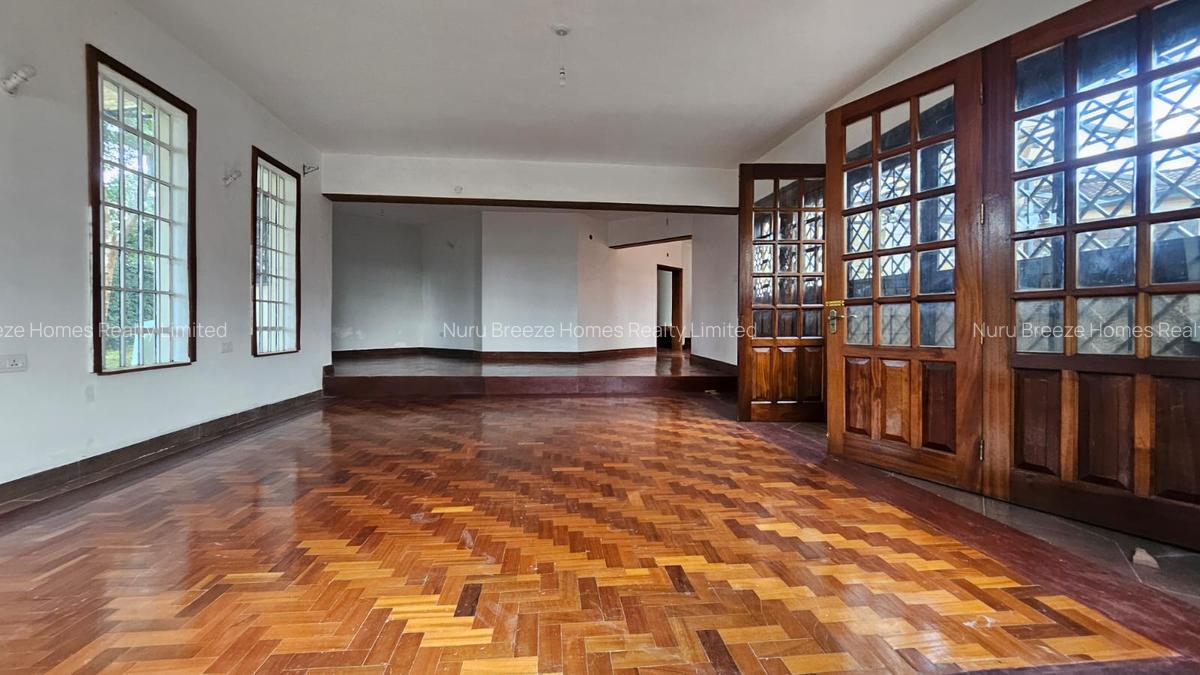 5 Bed House with En Suite in Runda - 7