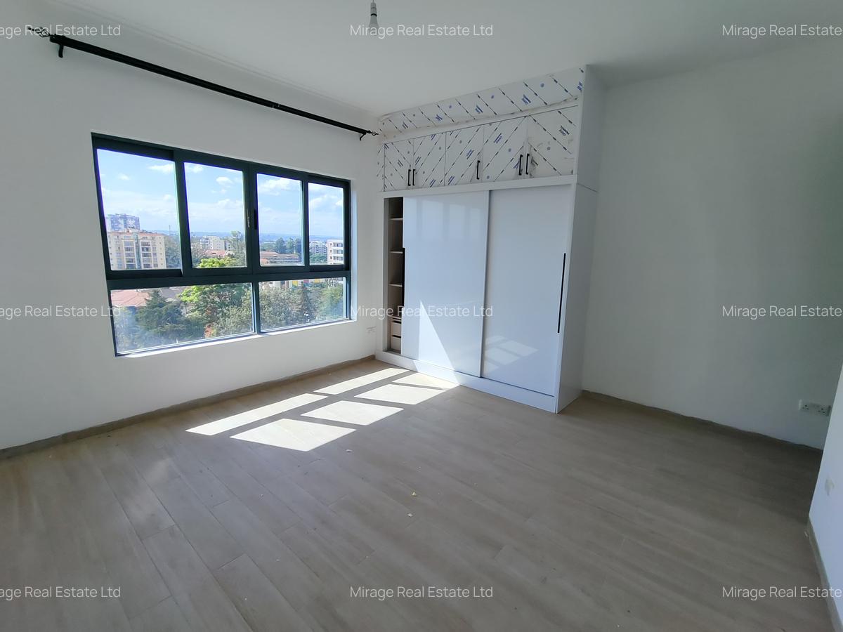 3 Bed Apartment with En Suite in Lavington - 19