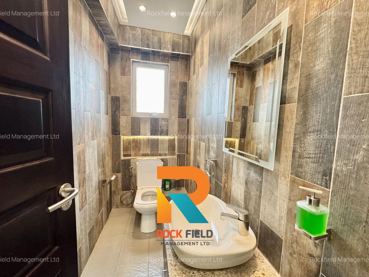 Serviced 2 Bed Apartment with En Suite in Brookside - 16