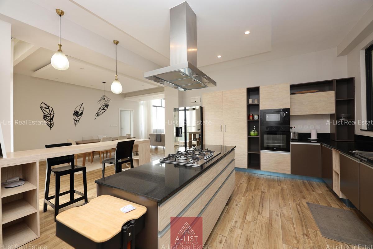 4 Bed Apartment with En Suite at Riverside Drive - 5