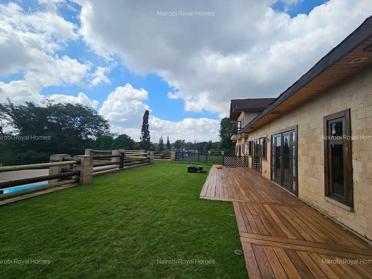 9 Bed House with En Suite at Lavington Green - 6