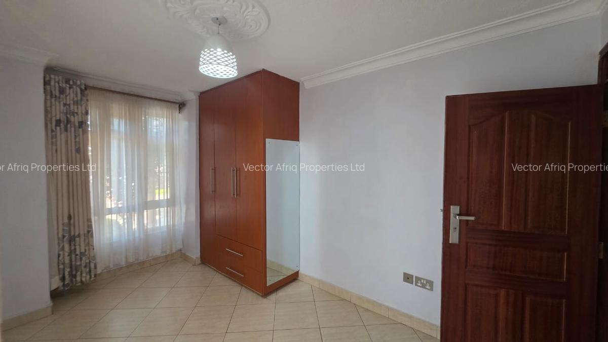 5 Bed Townhouse with En Suite in Kitengela - 12