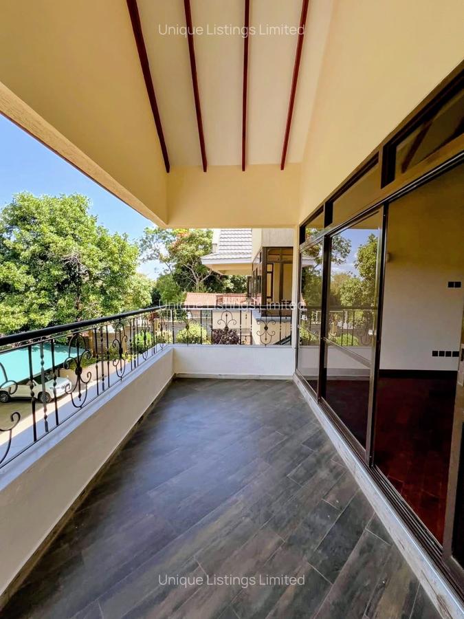 5 Bed Townhouse with En Suite in Lavington - 4