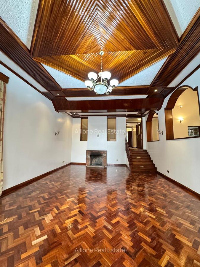 4 Bed House at Near Giraffe Centre - 5
