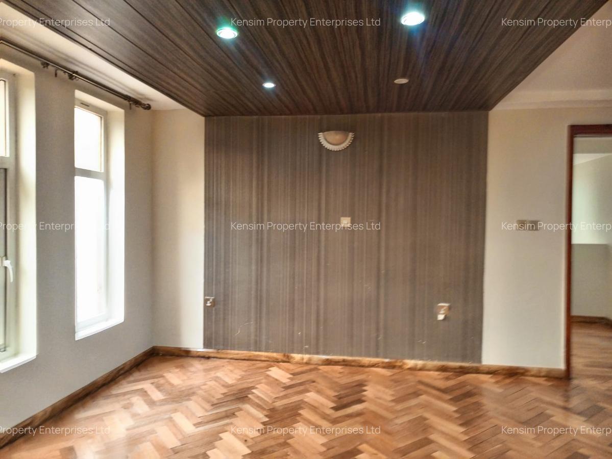 5 Bed Townhouse with En Suite in Lavington - 13