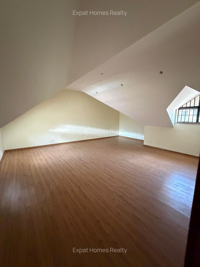 5 Bed Townhouse with En Suite in Lavington - 11