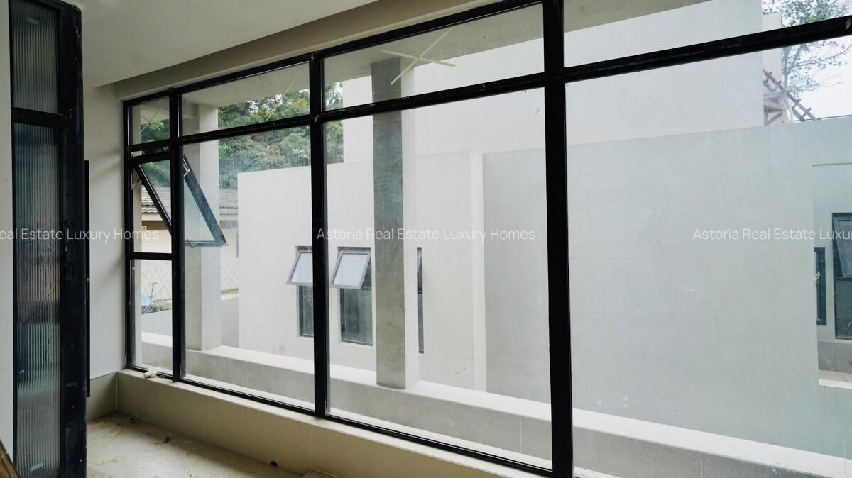 5 Bed Villa with En Suite at 2026-187 - 20