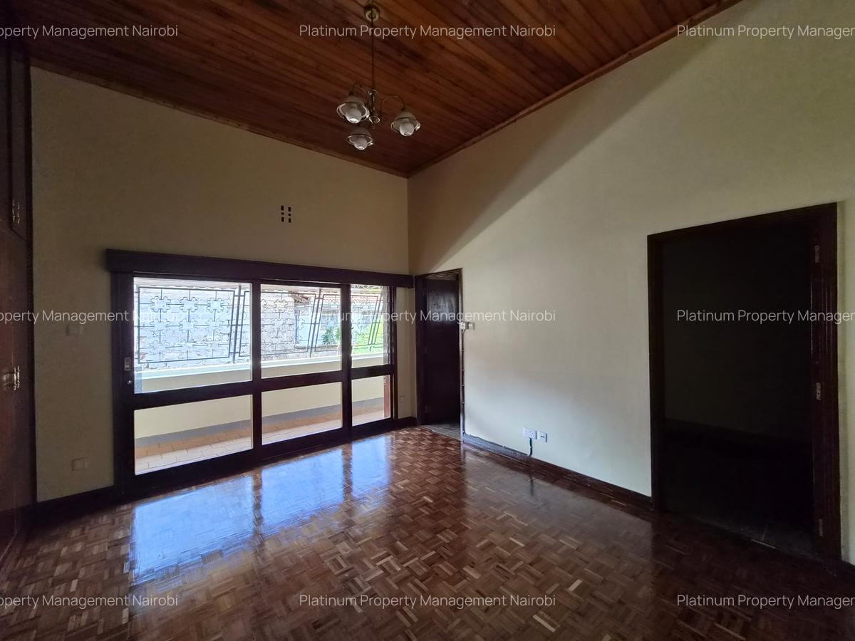 5 Bed House with En Suite at Second Parklands - 10