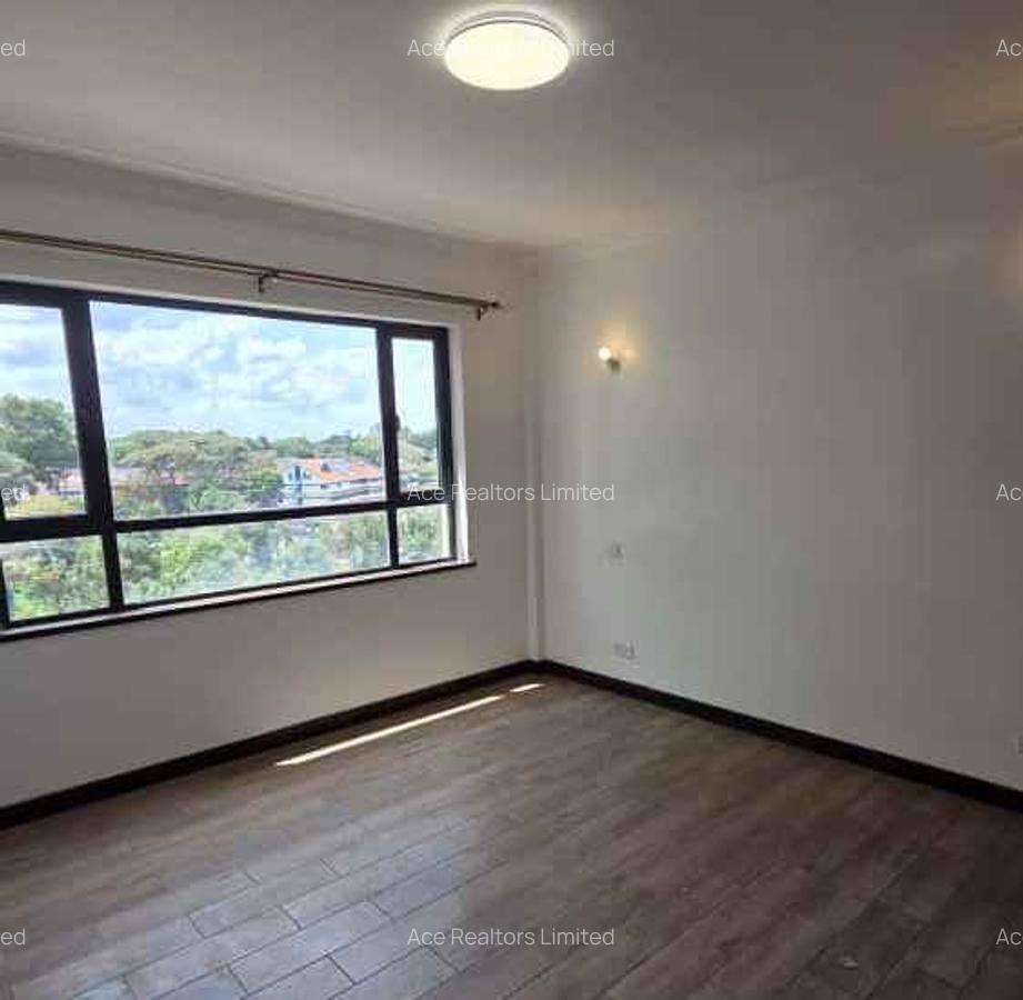 3 Bed Apartment with En Suite at City Park Avenue - 10