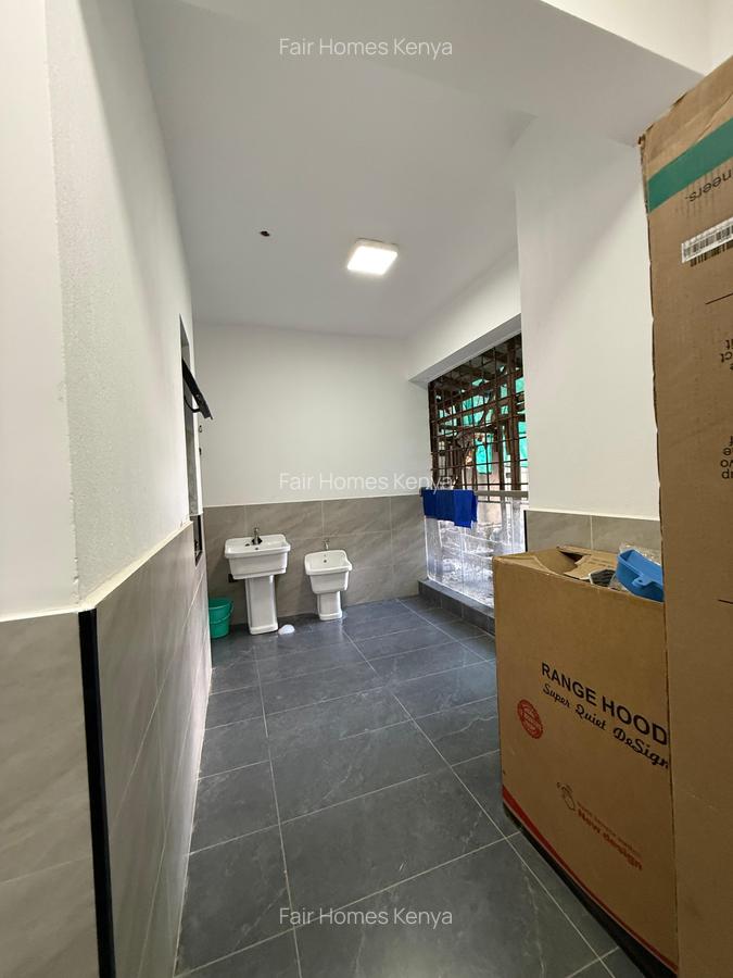 3 Bed Apartment with En Suite at Othaya Road - 17