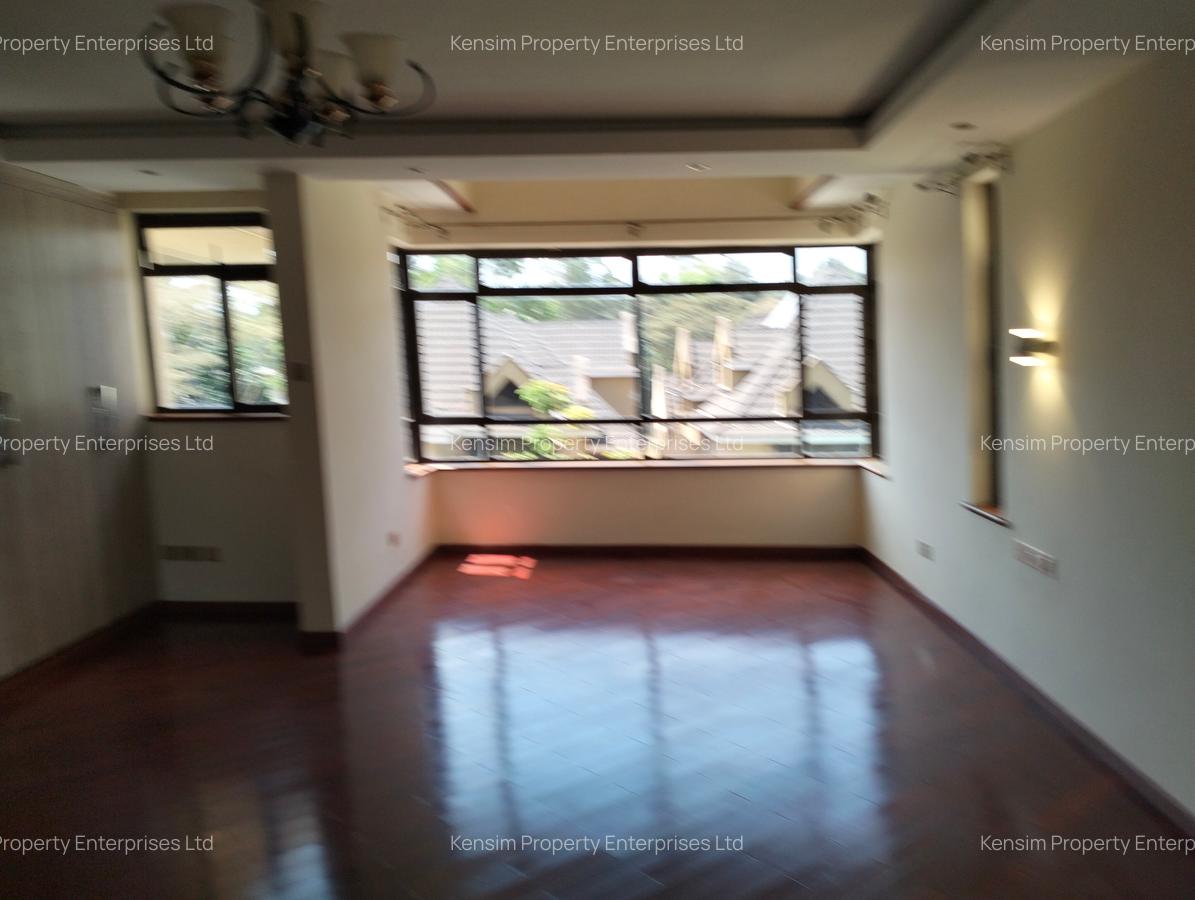 5 Bed Townhouse with En Suite in Lavington - 16