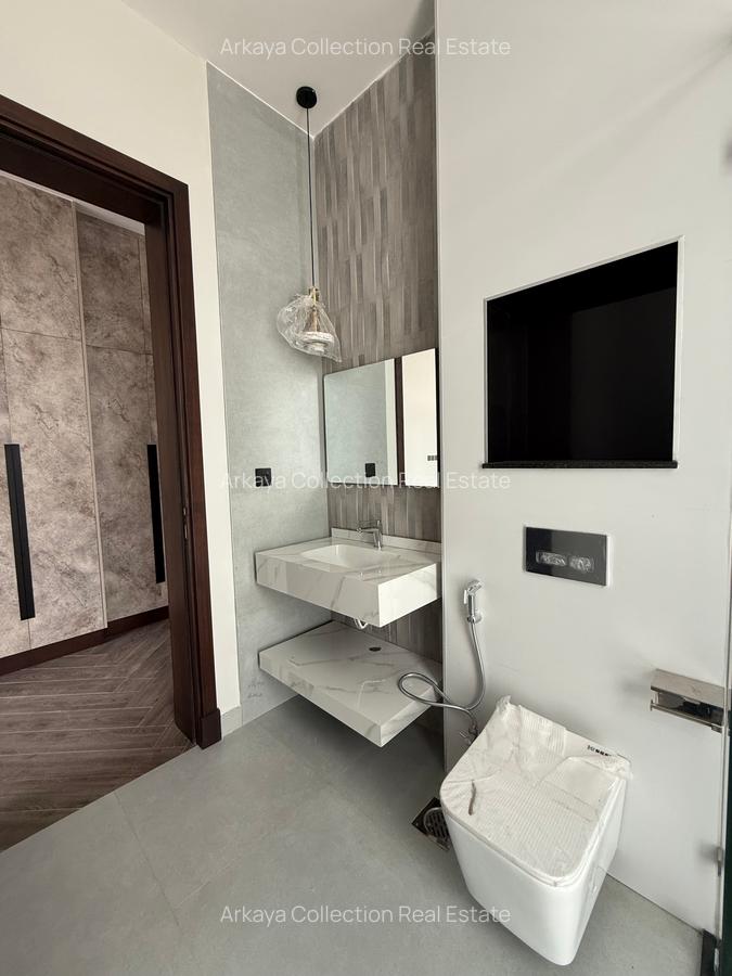 5 Bed House with En Suite in Nyari - 17