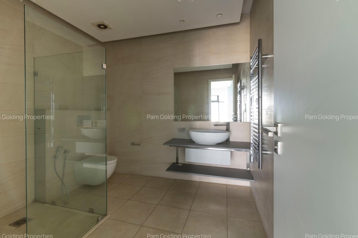 2 Bed Apartment with En Suite in Rhapta Road - 17
