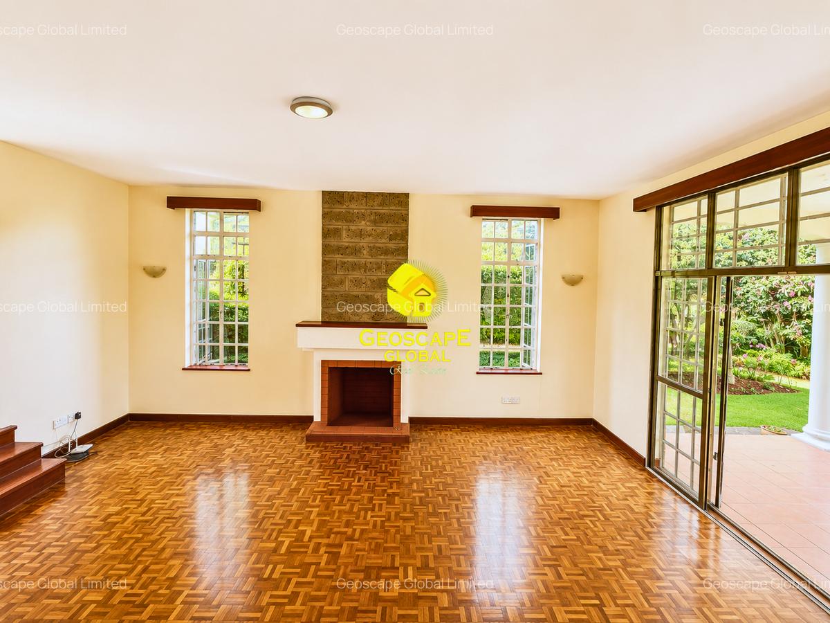 4 Bed House with En Suite in Rosslyn - 5