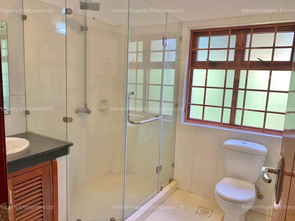 5 Bed Townhouse with En Suite in Runda - 9