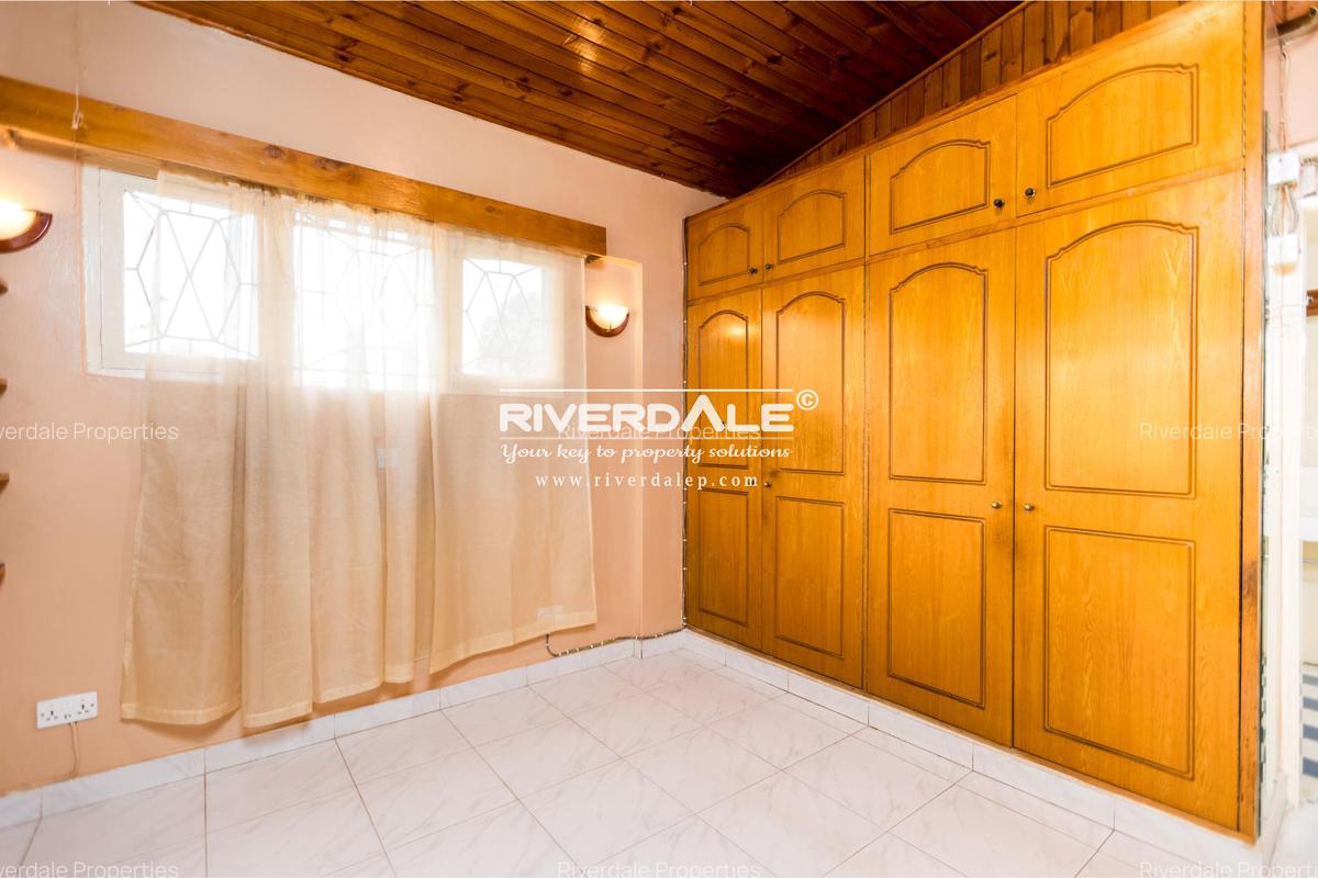 Furnished 3 Bed Apartment with En Suite in Brookside - 6