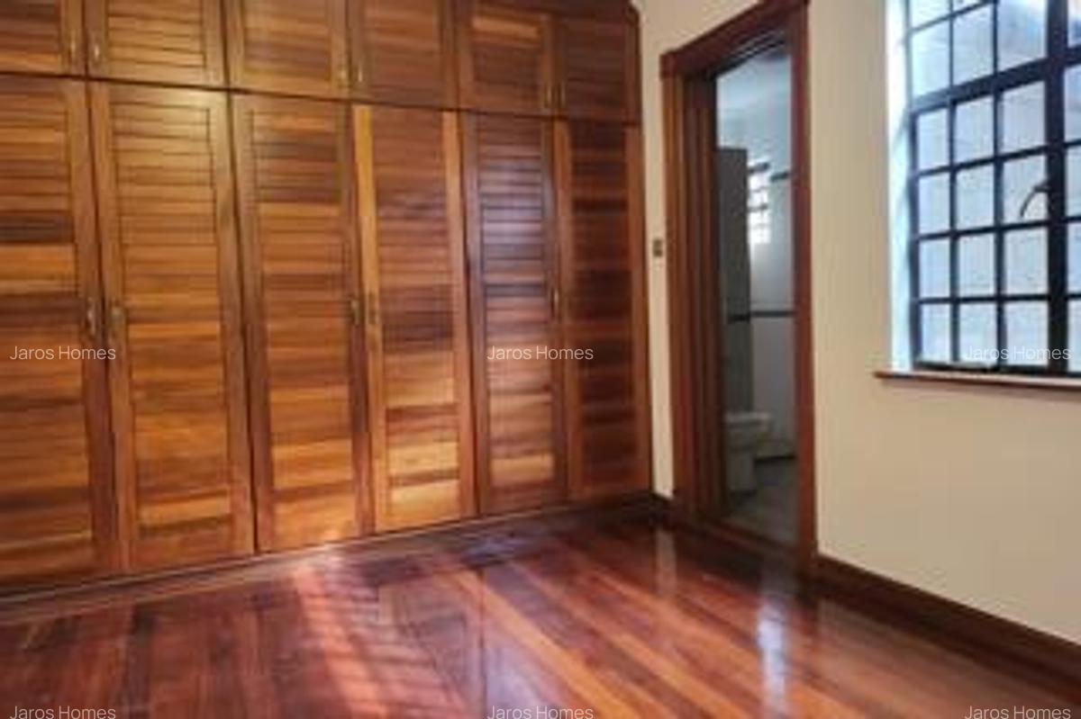 4 Bed Townhouse with En Suite at Peponi Road - 17