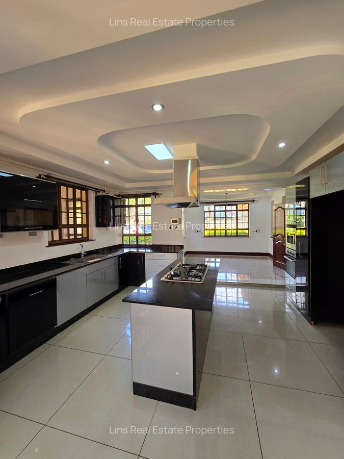 5 Bed House with En Suite in Runda - 5
