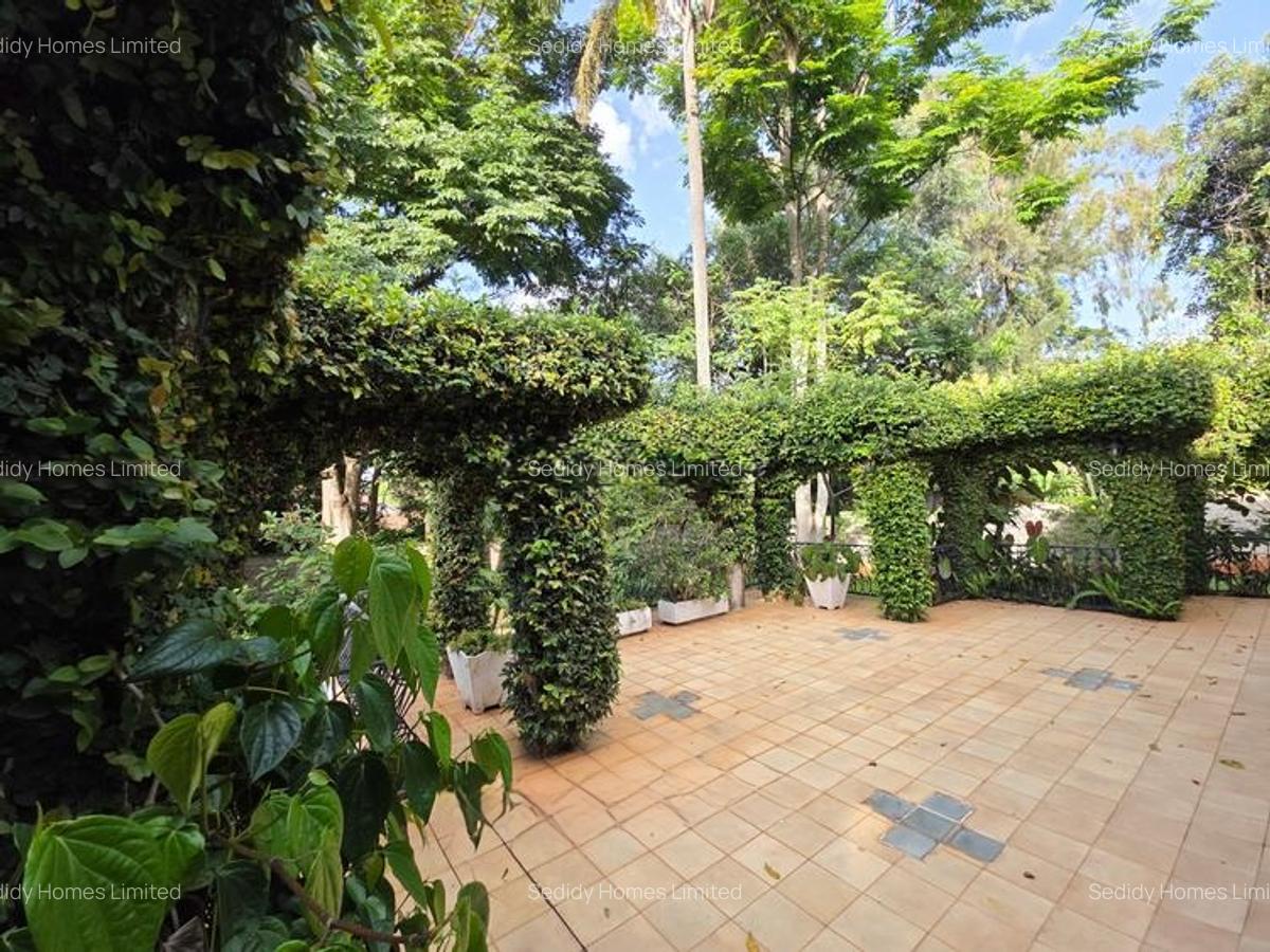 5 Bed House with En Suite in Muthaiga - 14