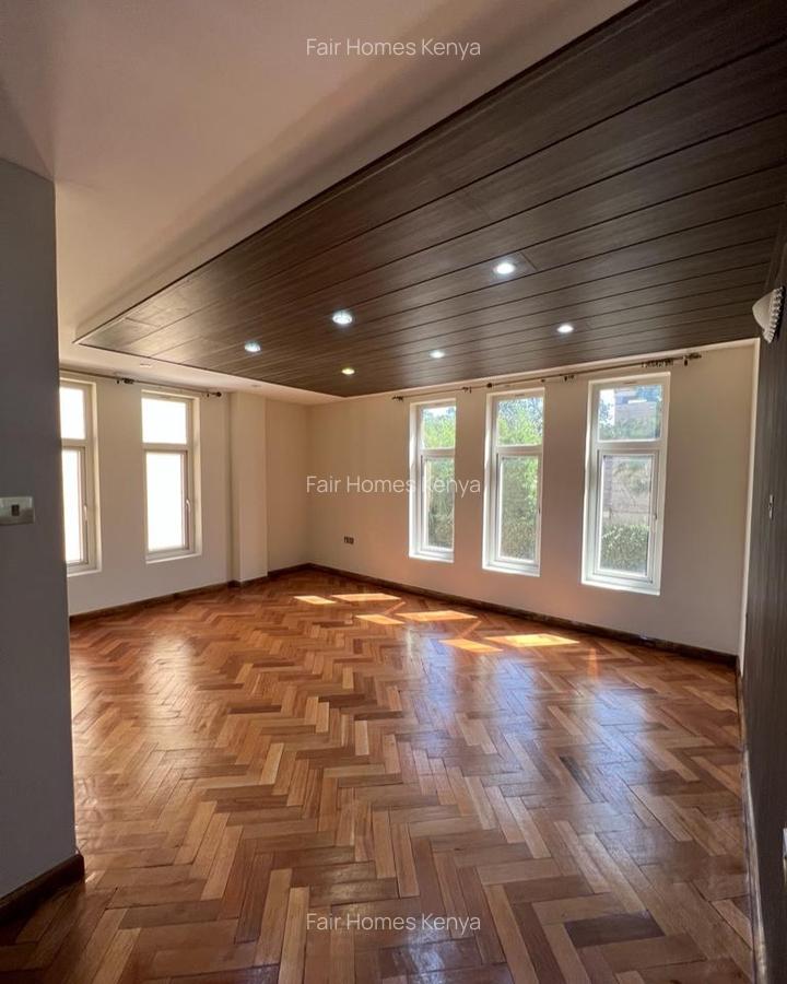 5 Bed Townhouse with En Suite at Convent Drive - 10