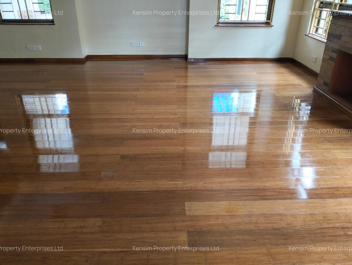 5 Bed Townhouse with En Suite in Lavington - 4