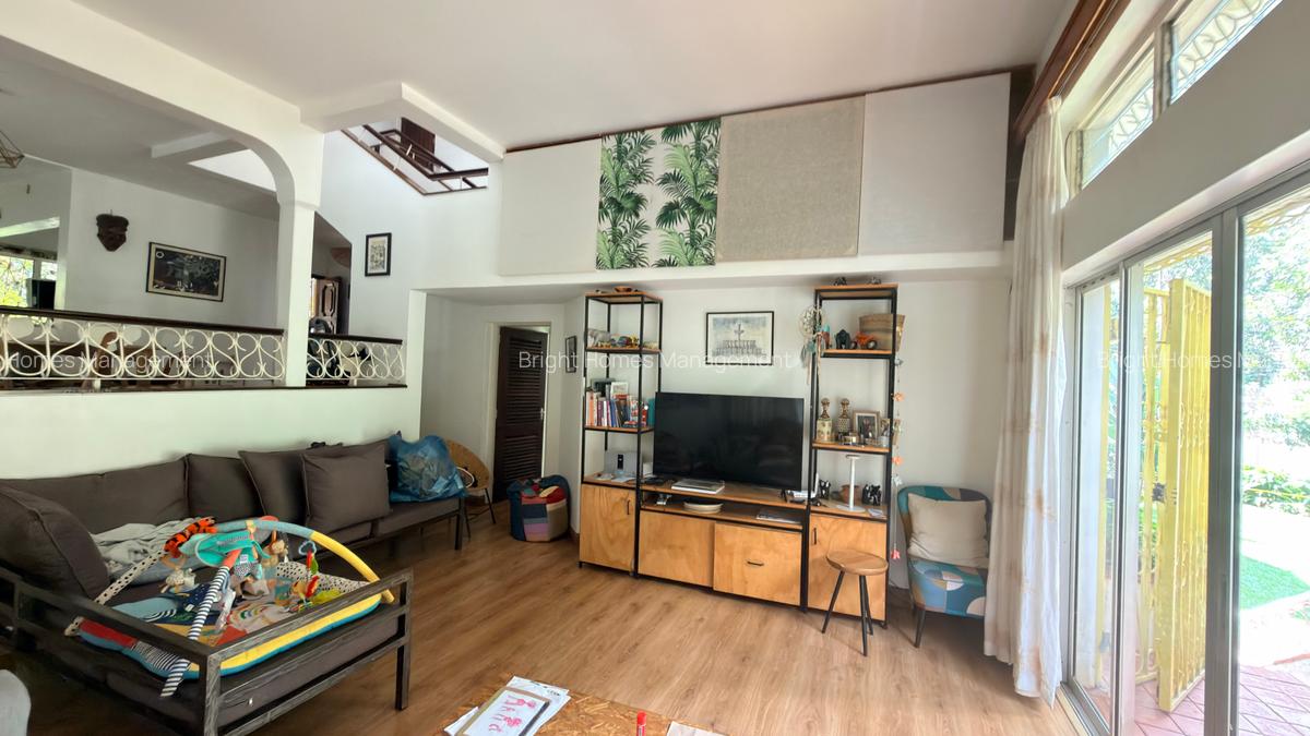4 Bed Townhouse with En Suite in Rhapta Road - 4