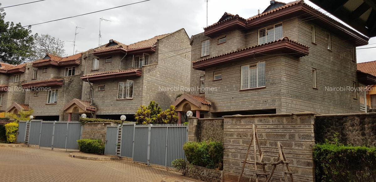 5 Bed Townhouse with En Suite at James Gichuru - 2