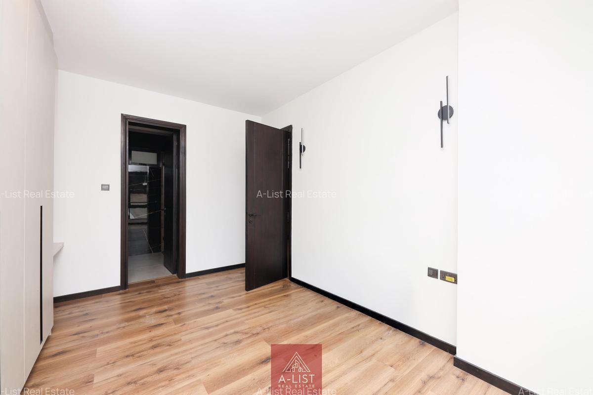 5 Bed Apartment with En Suite at Peponi Road - 19