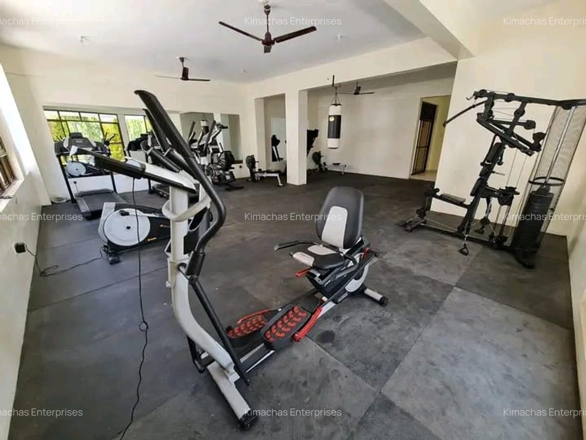 3 Bed Apartment with En Suite at Greenwood Dr - 10